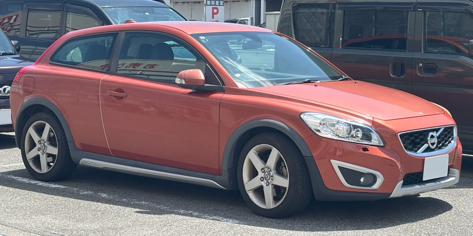 Volvo C30 после обновления 2010 года, вид спереди