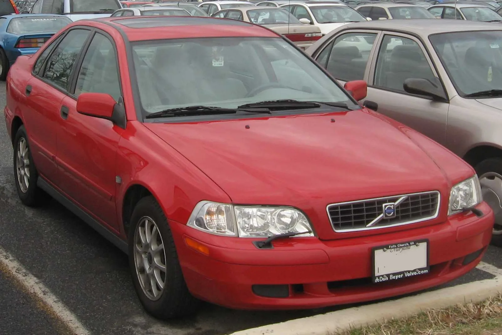 Volvo S40 первого поколения 2003–2004 годов
