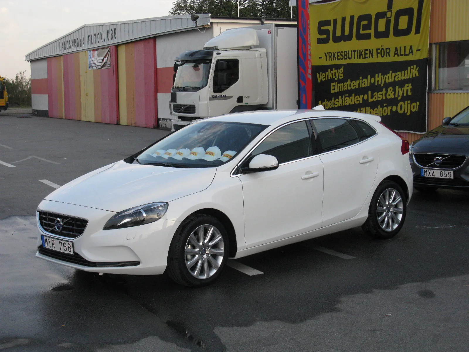 Ранний Volvo V40 второго поколения